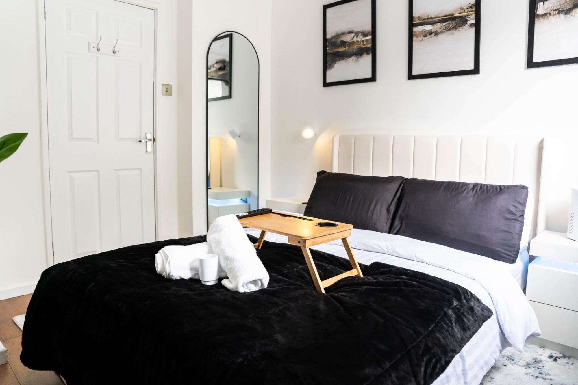 Modern 1 Bed Apartment In Greenwich - Wifi - Netflix And Stations Nearby London Exterior photo