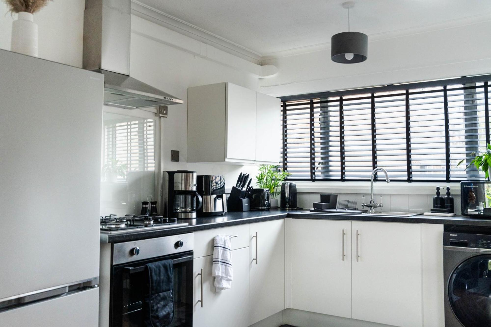 Modern 1 Bed Apartment In Greenwich - Wifi - Netflix And Stations Nearby London Exterior photo