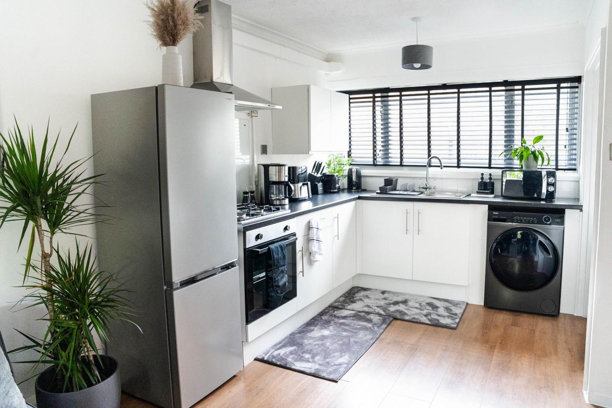 Modern 1 Bed Apartment In Greenwich - Wifi - Netflix And Stations Nearby London Exterior photo