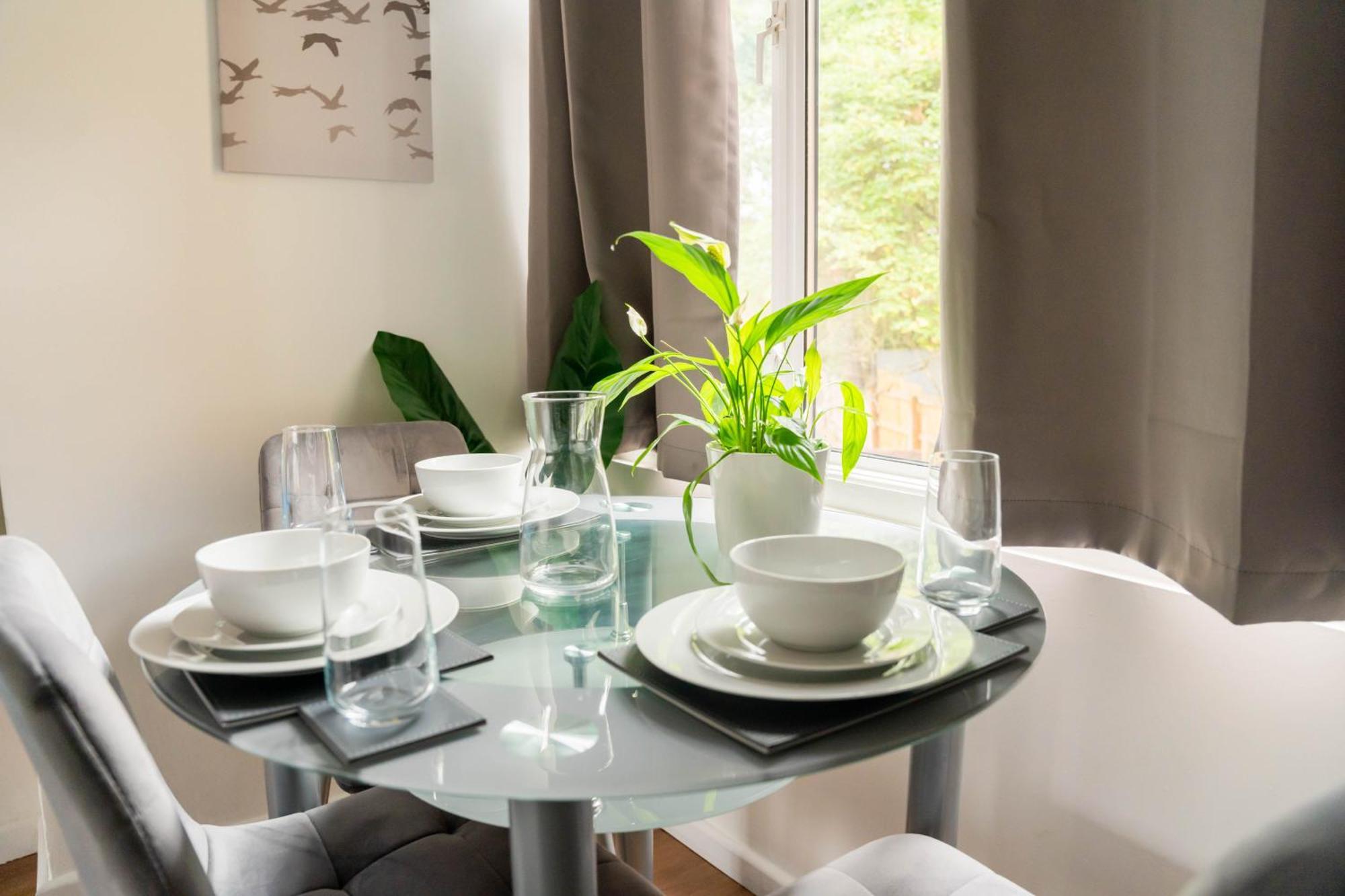 Modern 1 Bed Apartment In Greenwich - Wifi - Netflix And Stations Nearby London Exterior photo
