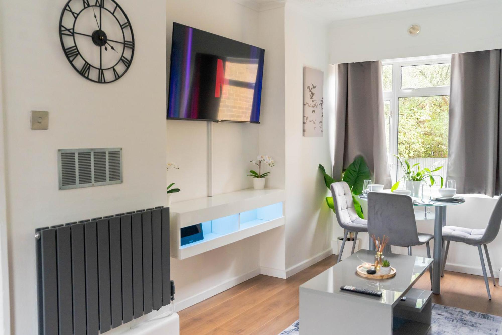 Modern 1 Bed Apartment In Greenwich - Wifi - Netflix And Stations Nearby London Exterior photo